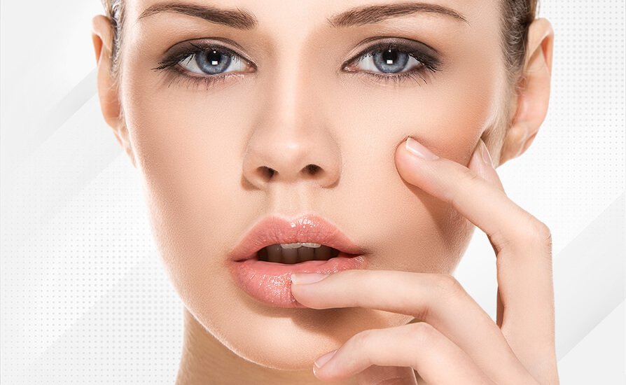 Augmentation des Lèvres par Injection D’acide Hyaluronique